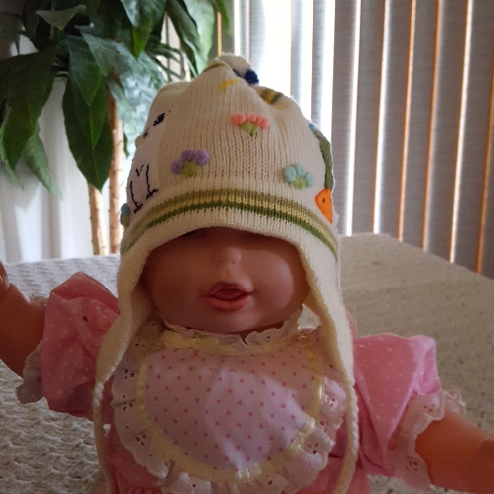 Knit hat.